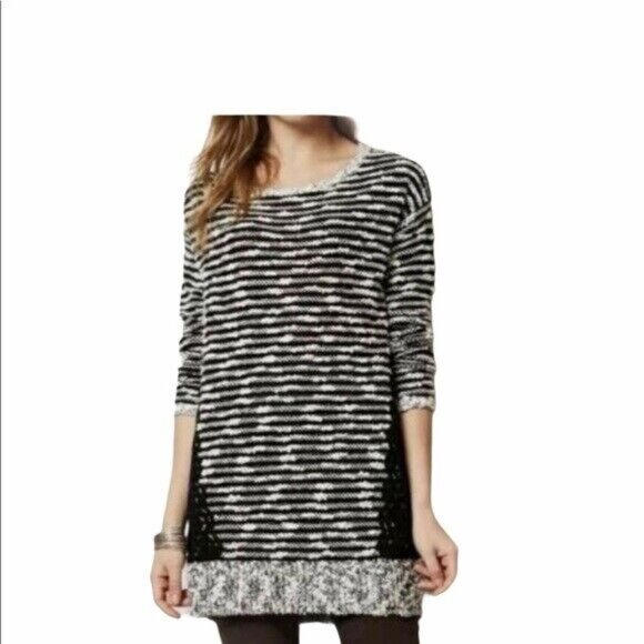 ANTHROPOLOGIE MOTH Staccato Striped Nubby Sweater Size Medium Black White - Picture 1 of 9